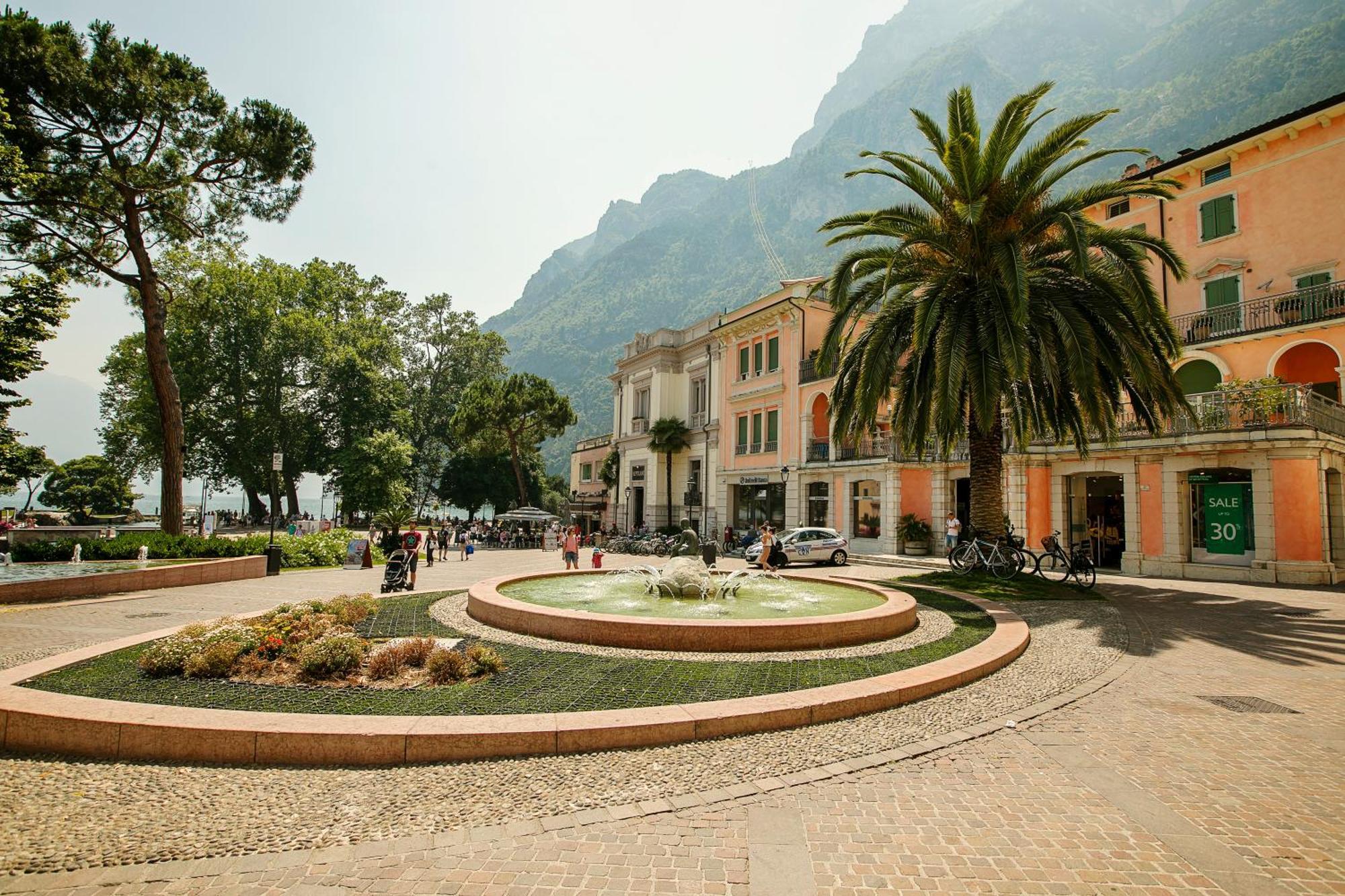 Residenza Rocca Del Lago 2 - Happy Rentals Riva del Garda Ngoại thất bức ảnh